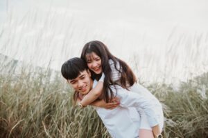 カップルの会話が続かない時に試すべき話題は？